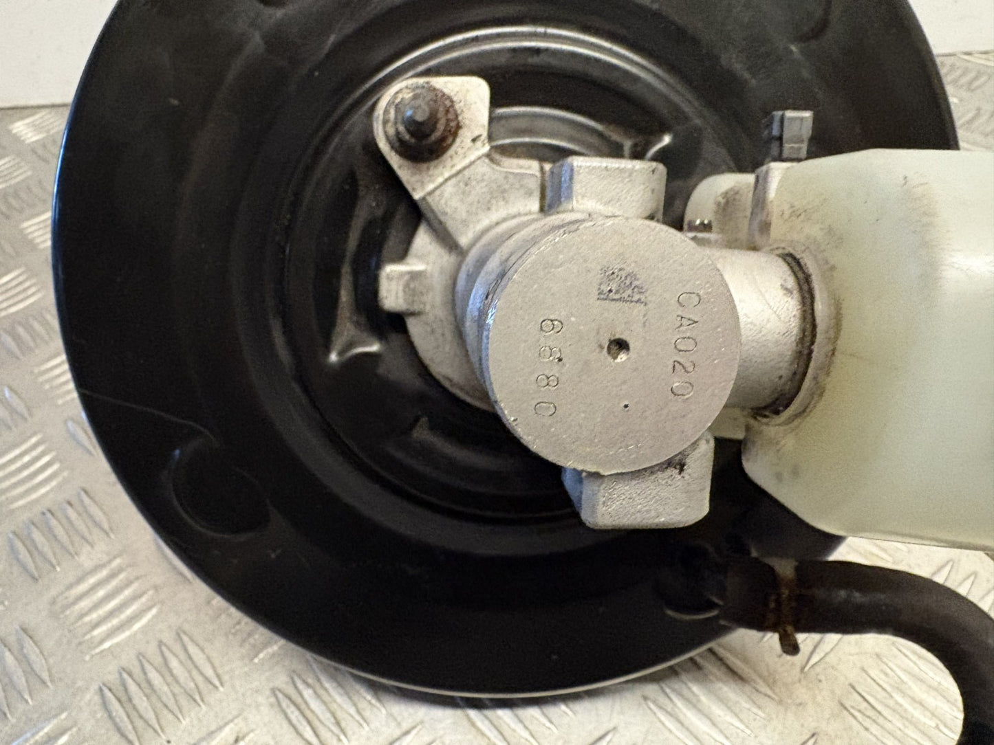 Toyota GT86 ZN6 MK1 Coupe 2012-2020 2.0 Petrol Genuine Brake Servo Cylinder - photo 4 of 6