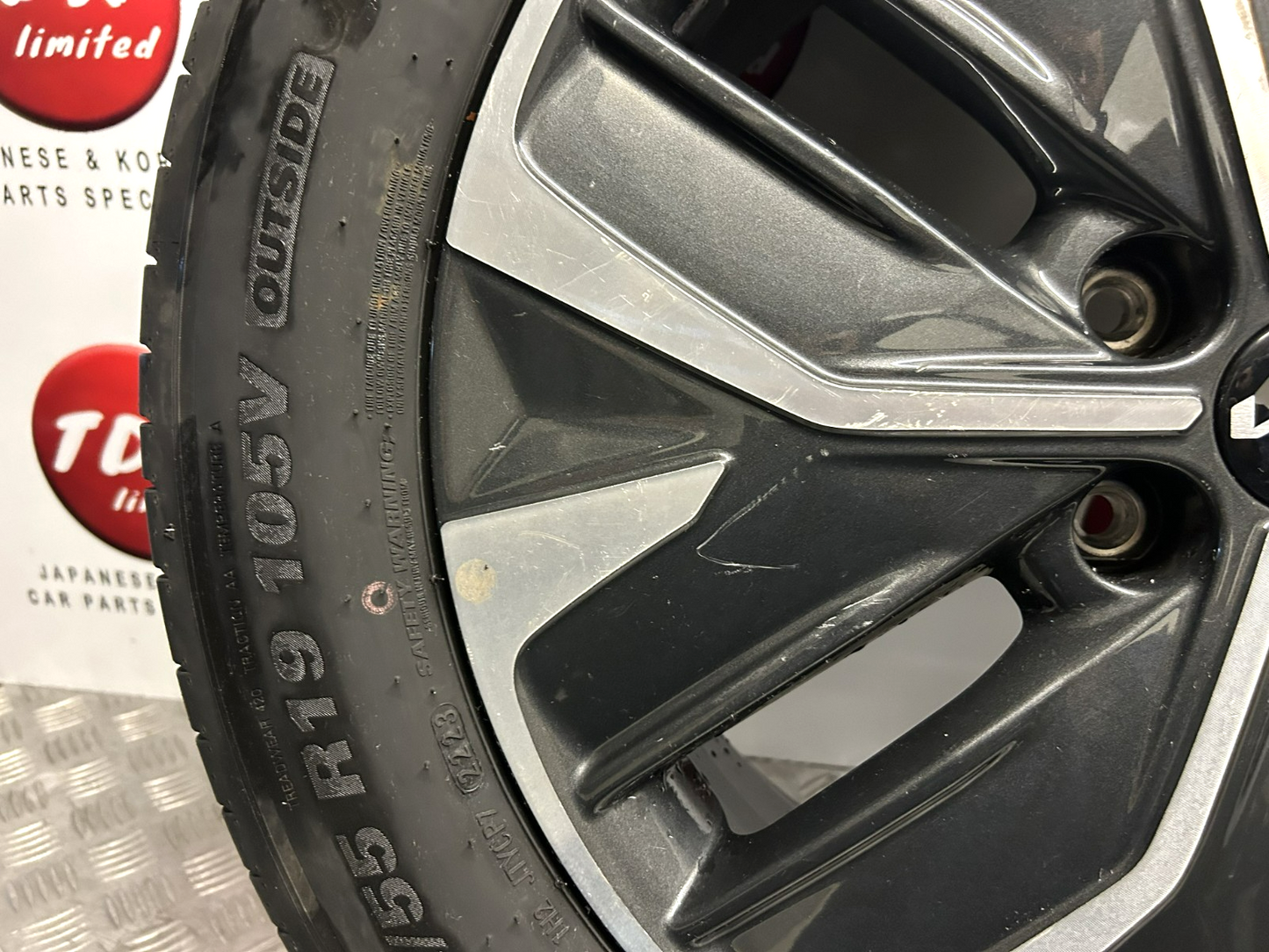 Kia Ev6 (Cv) 2021-2025 19" Inch Genuine Alloy Wheel 6.5Mm 235/55/R19 52910-Cv110 6