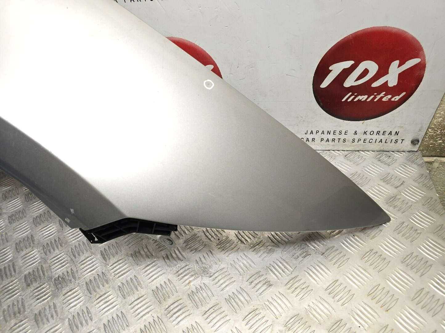 HONDA CIVIC TYPE-R FN2 2006-2011 GENUINE DRIVER SIDE WING FENDER SILVER