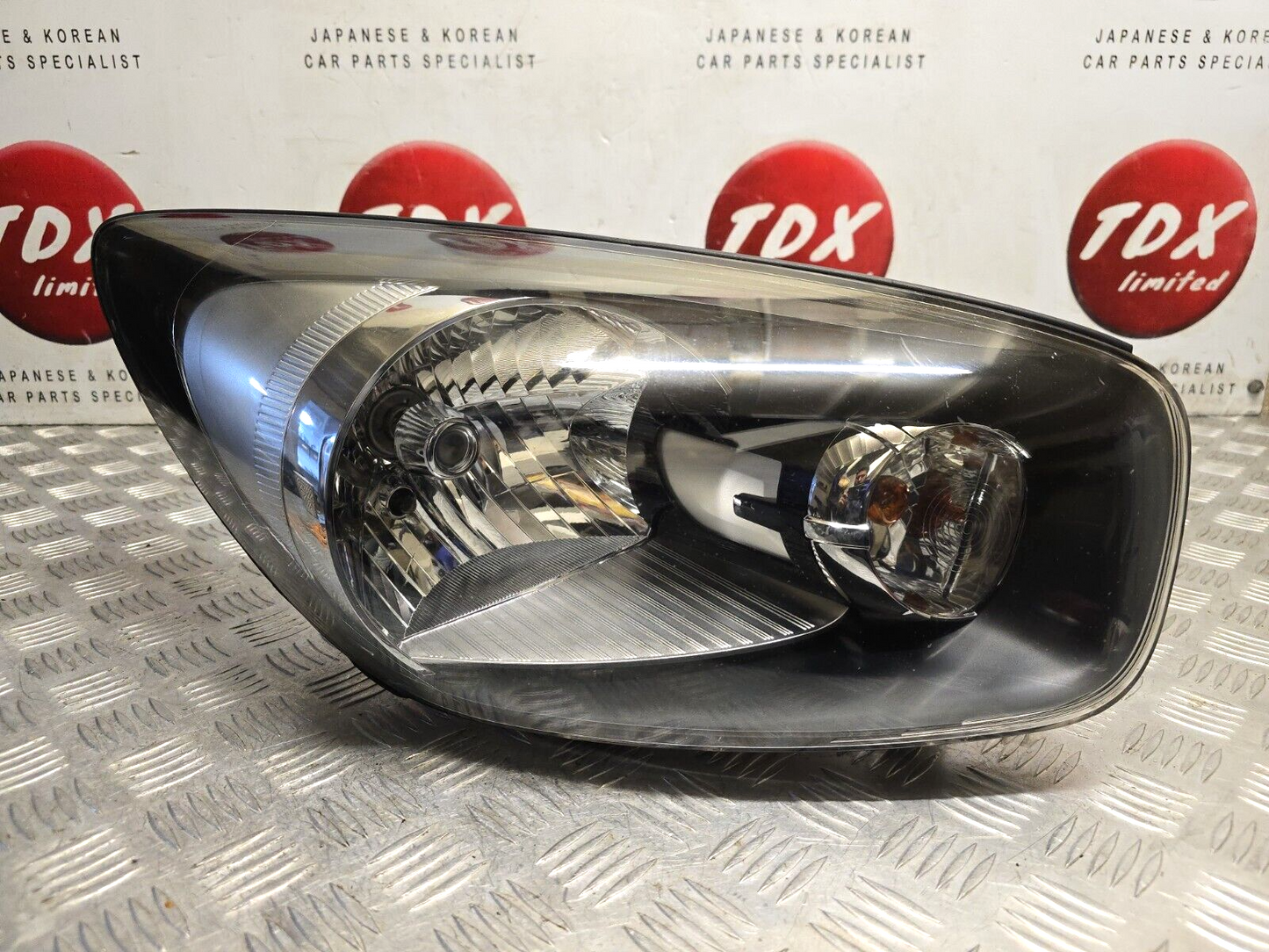 KIA PICANTO TA MK2 2011-2015 PRE-FACELIFT DRIVERS HALOGEN HEADLIGHT 92102-1Y0