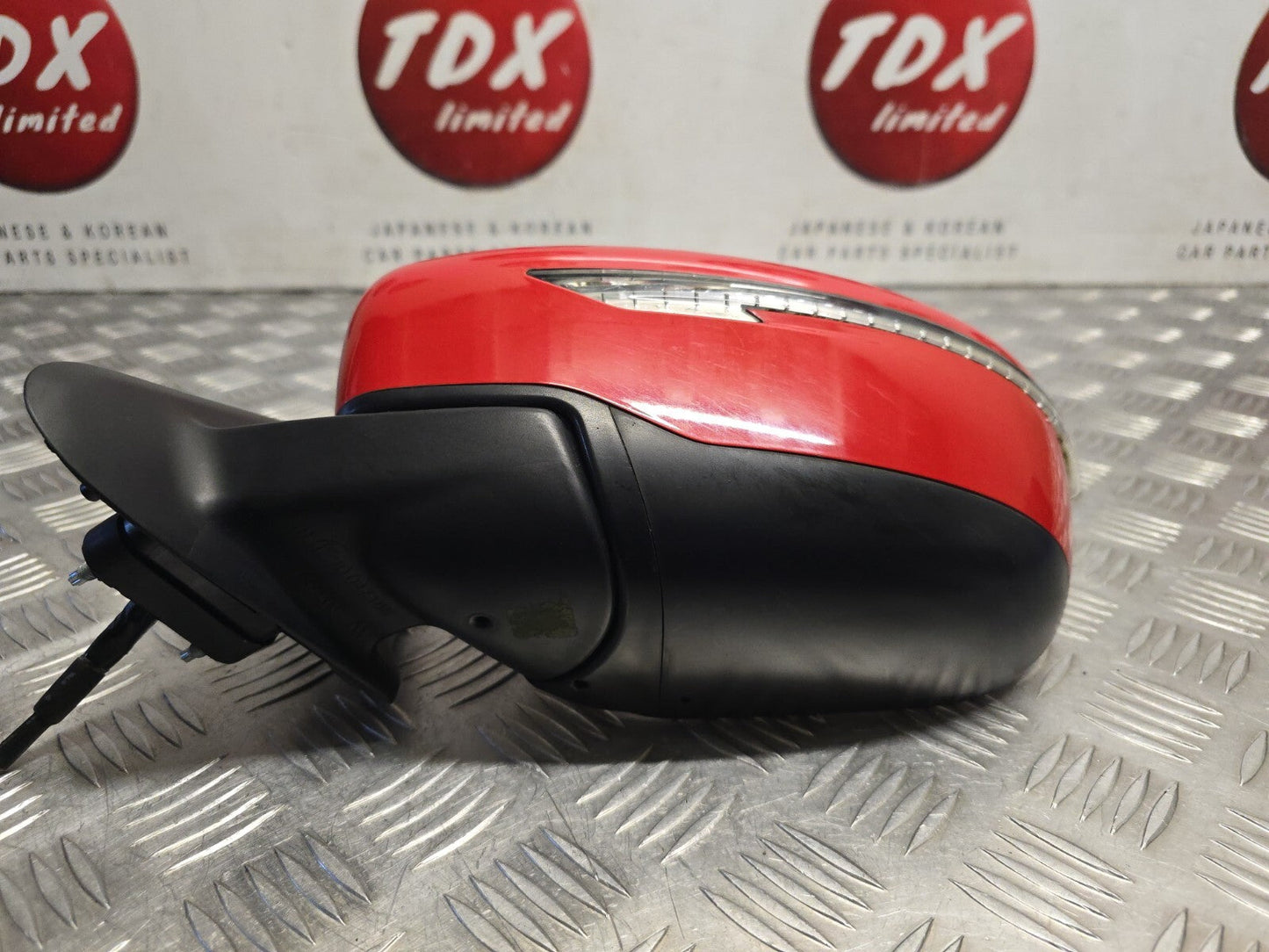 NISSAN JUKE F15 2014-2019 GENUINE PASSENGERS SIDE MANUAL FOLD MIRROR Z10 RED