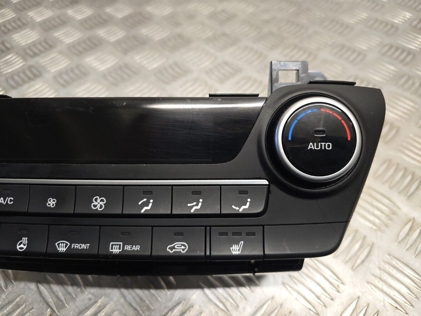 HYUNDAI TUCSON MK3 2015-2020 GENUINE AC HEATER CLIMATE CONTROLS 97250-D7JH0