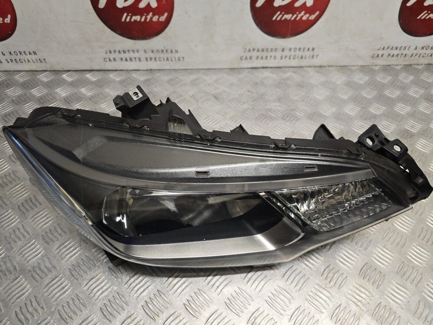 HONDA JAZZ MK4 2015-2018 GENUINE DRIVERS SIDE FRONT HALOGEN HEADLIGHT LAMP