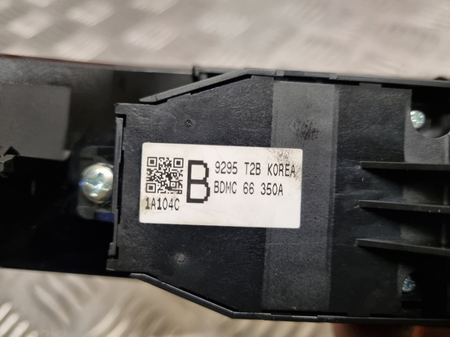 MAZDA 3 GT SPORT 2019-2023 GENUINE DRIVERS SIDE FRONT WINDOW SWITCHES BDMC66350A