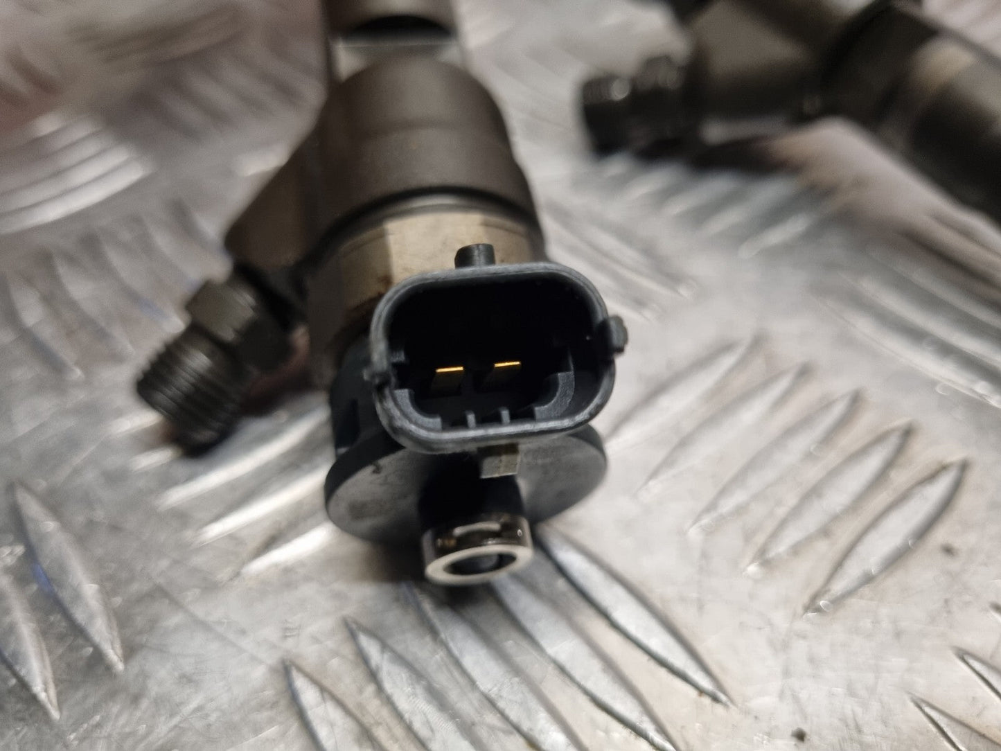 NISSAN QASHQAI J10 1.6 DCI 2010-2013 GENUINE 1x DIESEL FUEL INJECTOR H1055367