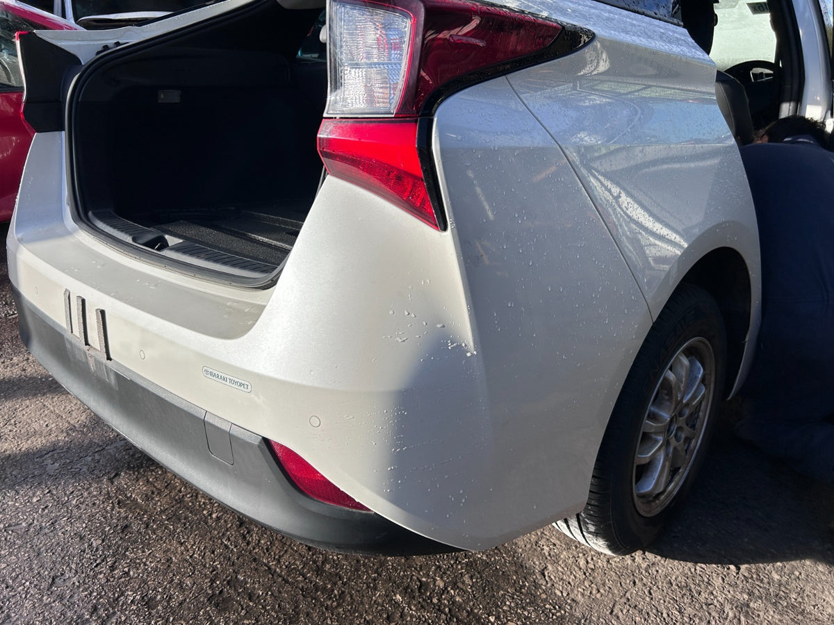 Toyota Prius Hybrid Facelift MK4 2019-2022 Genuine Rear Bumper White (070) - photo 2 of 8