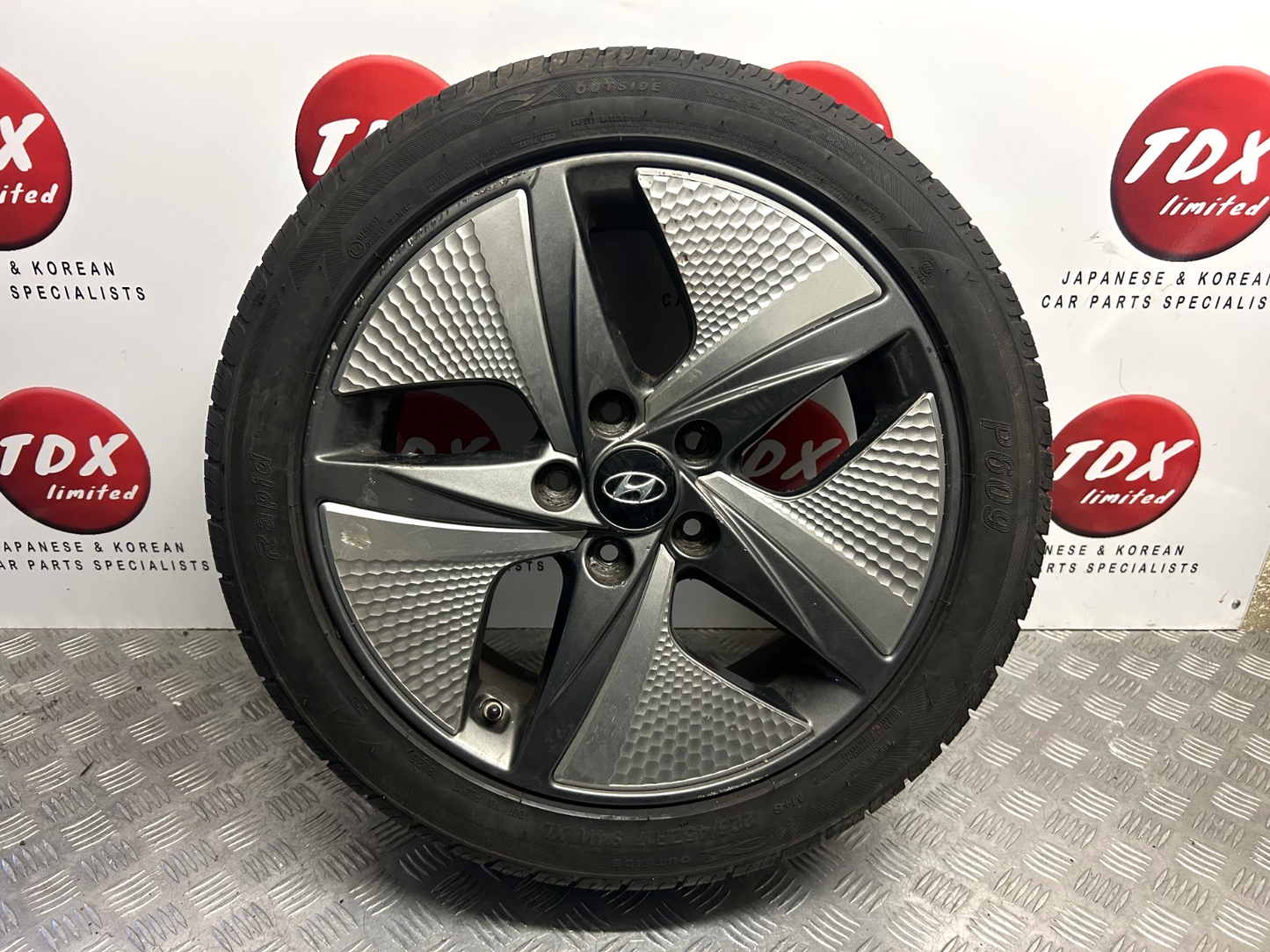 Hyundai Ioniq 2020-2022 Genuine 17" Alloy Wheel 7.36Mm Tyre 225/45/17 1