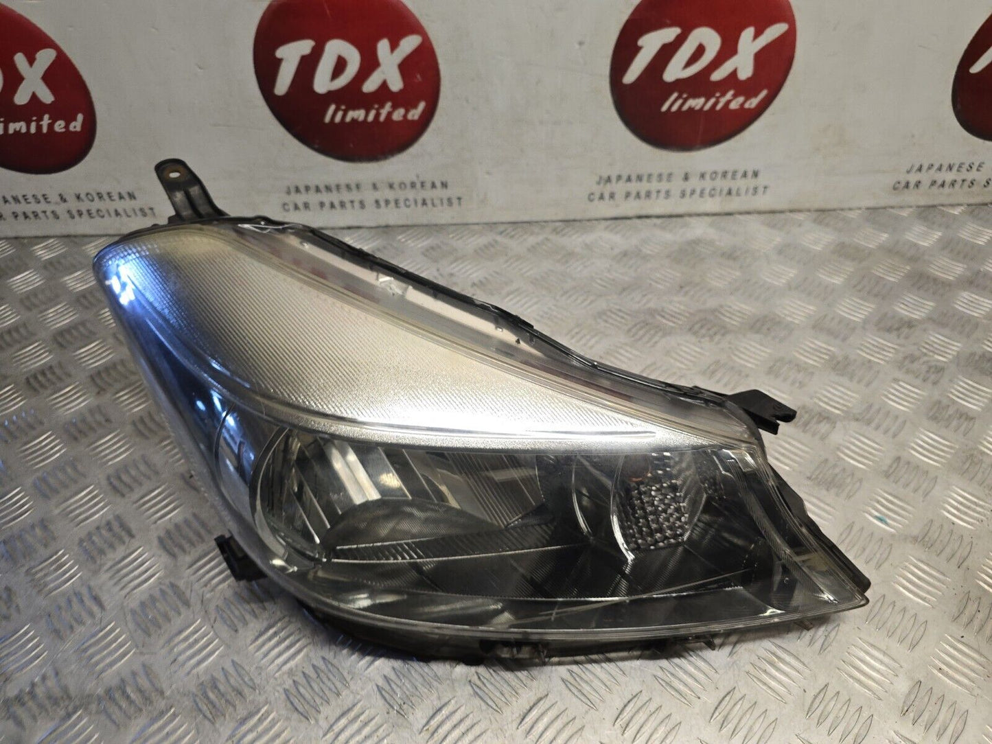 TOYOTA YARIS MK3 2012-2014 PREFACELIFT GENUINE DRIVERS SIDE HALOGEN HEADLIGHT