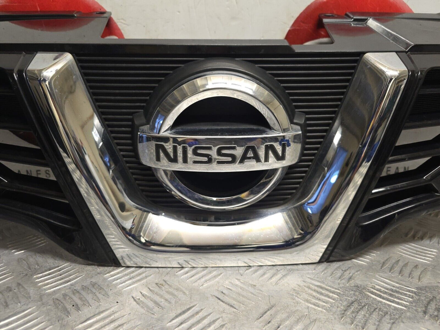 NISSAN QASHQAI J10 2010-2013 FACELIFT GENUINE FRONT RADIATOR GRILL (NON-CAMERA)