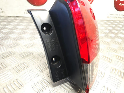 Kia Carens Rp Mk3 2013-2016 Genuine Drivers Side Rear Outer Brake Light 92402-A4 5