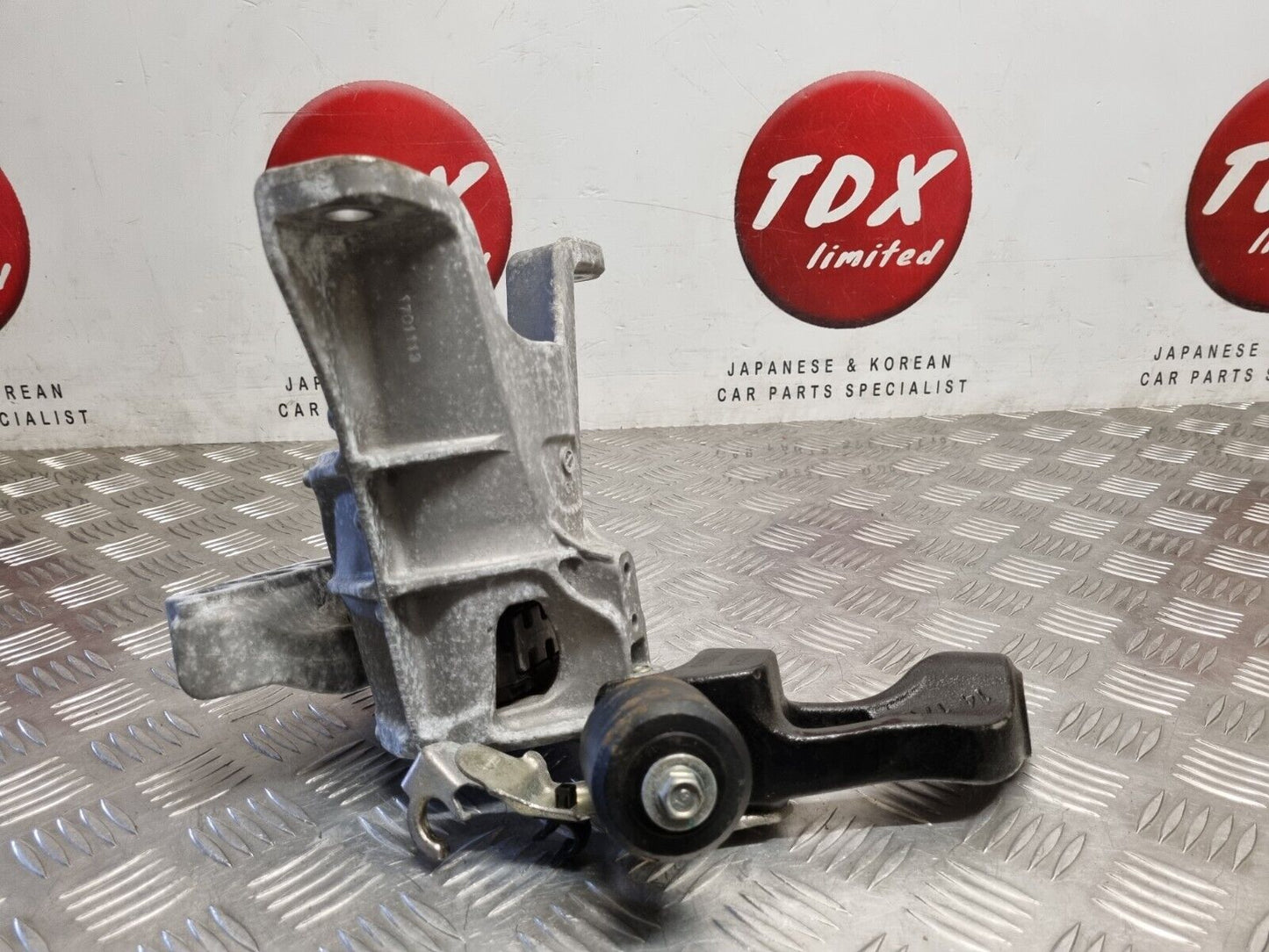 Honda Civic X Mk10 1.0 Petrol 2017-2023 Genuine Drivers Side Engine Mount 13
