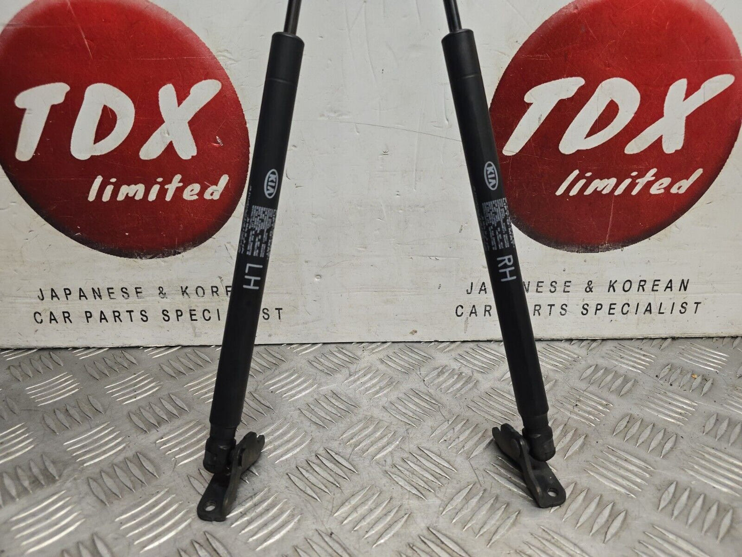 KIA SPORTAGE SL MK3 2010-2015 GENUINE REAT BOOT STRUT SET PAIR 81770-3W000