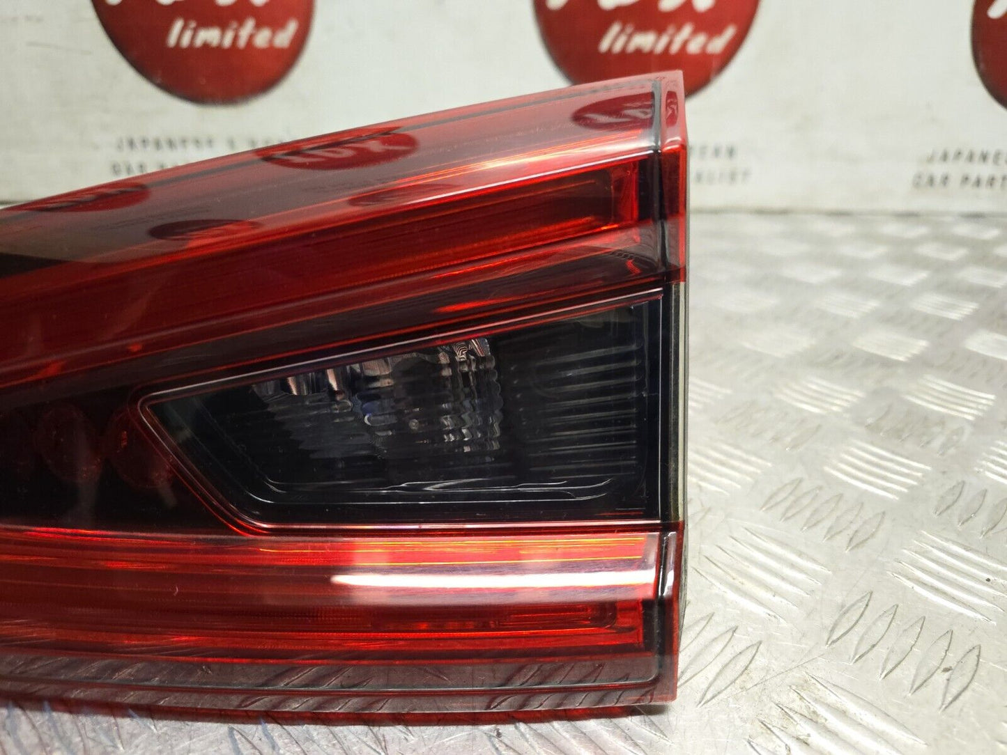 NISSAN QASHQAI J11 MK2 2017-2021 FACELIFT DRIVERS REAR INNER TAILGATE LIGHT LAMP