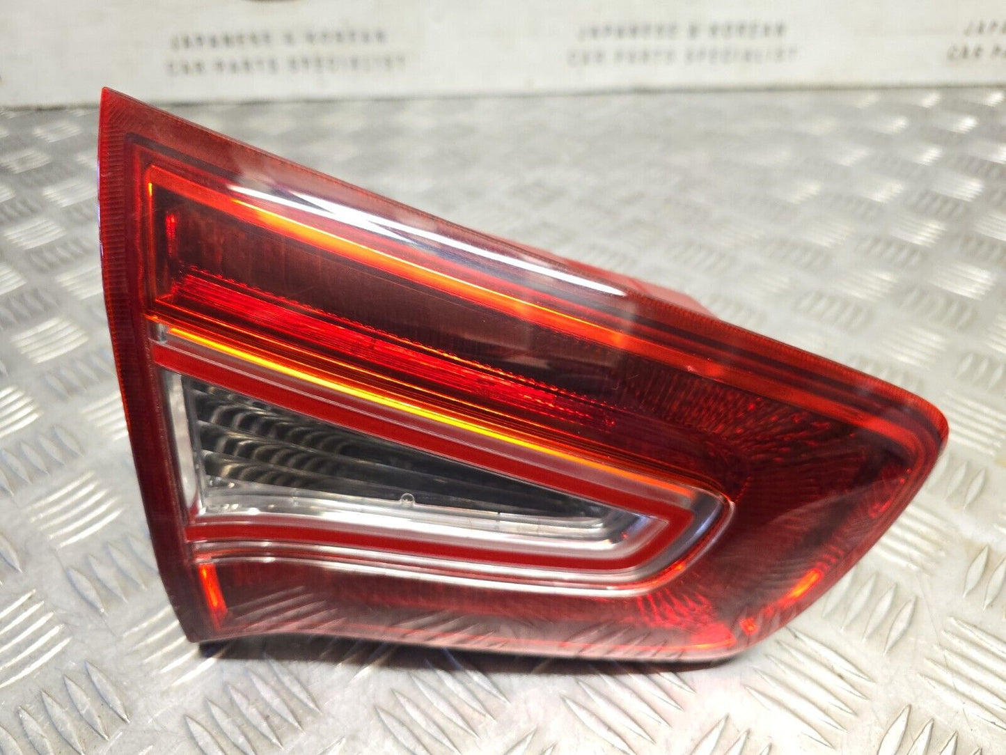 KIA SPORTAGE SL 2010-2013 MK3 PREFACELIFT GENUINE PASSENGERS REAR TAILGATE LIGHT