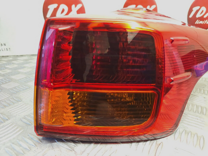 TOYOTA RAV4 (XA40) MK4 2012-2015 GENUINE DRIVERS SIDE REAR BODY BRAKE LIGHT LAMP