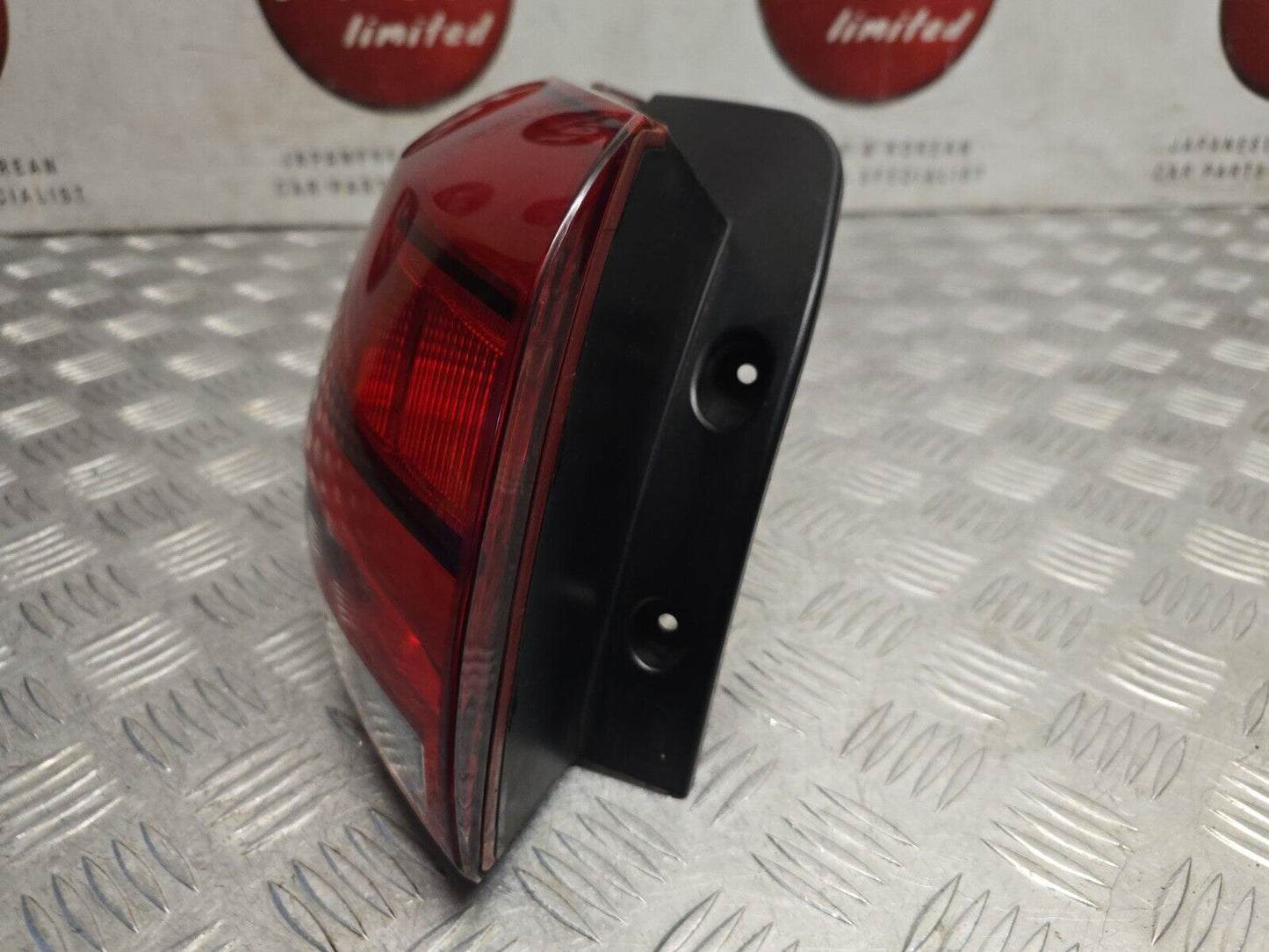 KIA SPORTAGE SL MK3 2013-2015 FACELIFT PASSENGERS REAR OUTER BODY BRAKE LIGHT