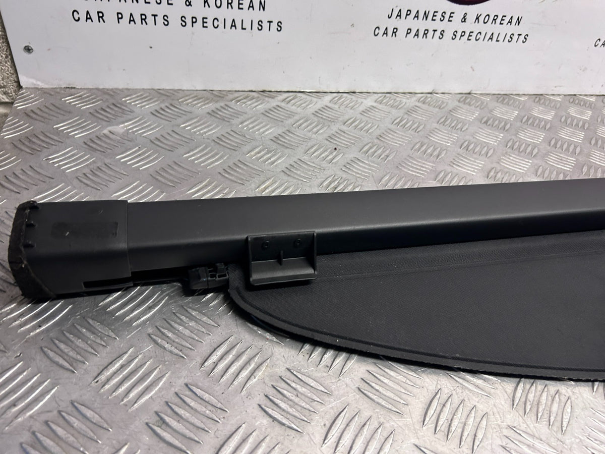 Hyundai ix35 LM MK1 2010-2015 Genuine Roller Blind Parcel Shelf / Luggage Cover - photo 6 of 7