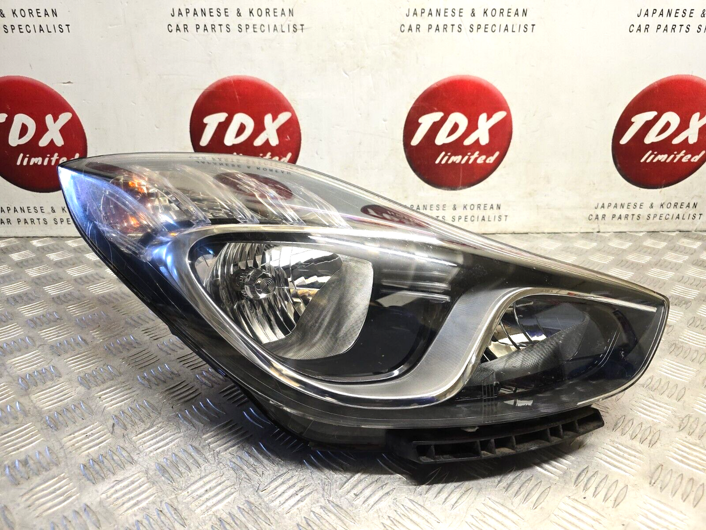 HYUNDAI IX20 (JC) 2010-2019 GENUINE DRIVERS SIDE HALOGEN HEADLIGHT LAMP 92102-1K