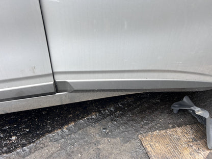 Hyundai Ioniq 2016-2022 Genuine Passenger Side Rear Door Shell Silver T8S 7