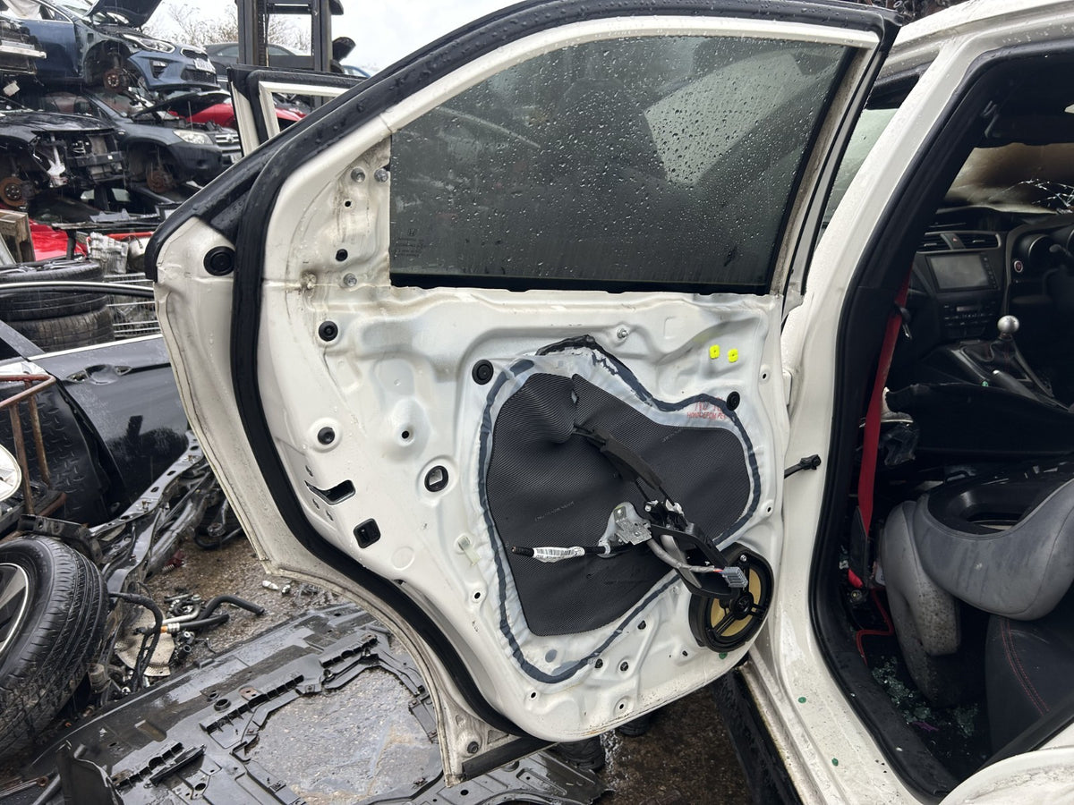 Honda Civic Type R FK2 2015-2017 Genuine Passenger Side Rear Door Shell White - photo 8 of 8