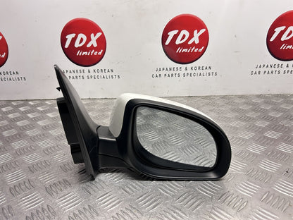 Hyundai i20 PB MK1 2012-2014 Driver Side 8 Pin Power Fold Door Mirror - photo 6 of 10