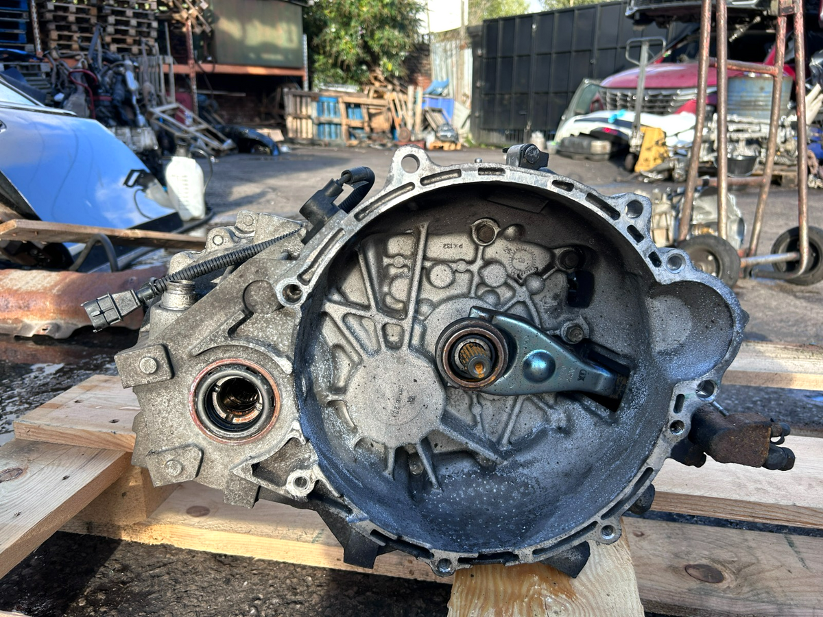 Kia Sportage SL MK3 2010-2016 1.7 Diesel Genuine 6 Speed Manual Gearbox M56CF3-1 - photo 1 of 8