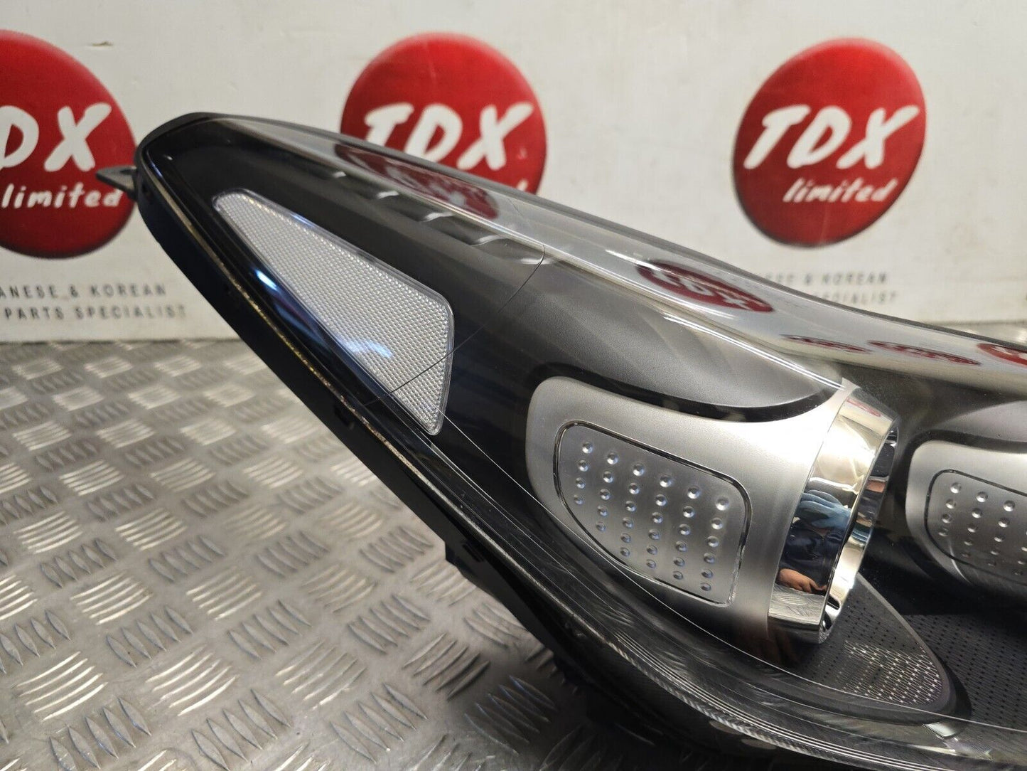 KIA SPORTAGE MK4 2016-2019 PREFACELIFT DRIVER SIDE LED DRL HEADLIGHT 92102-F1041