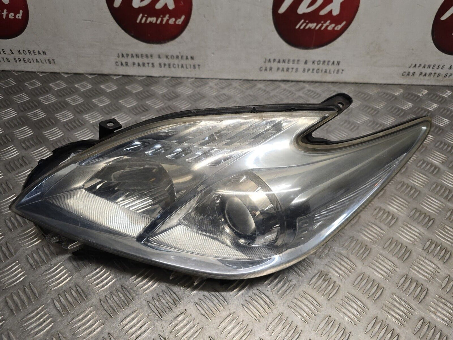 TOYOTA PRIUS MK3 2009-2012 GENUINE PASSENGERS SIDE FRONT HALOGEN HEADLIGHT