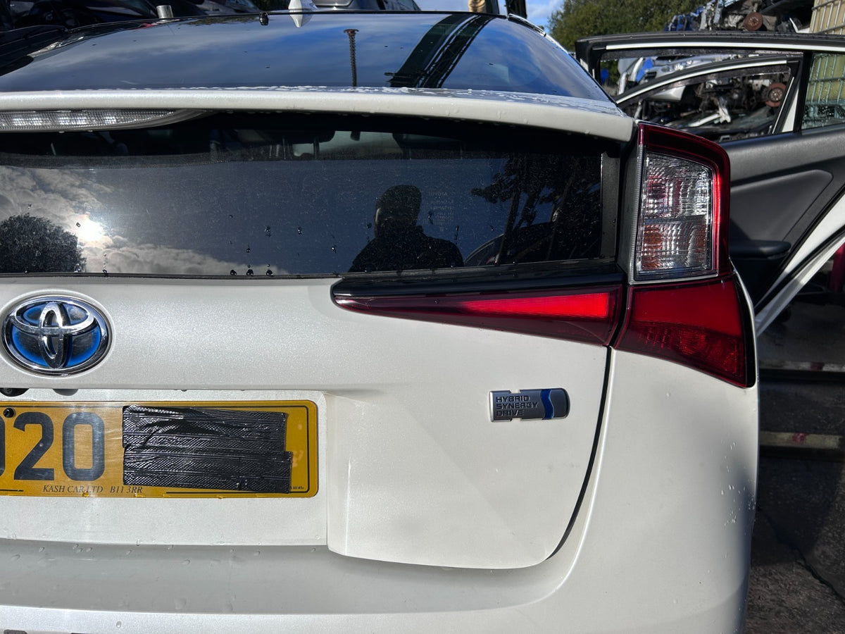 Toyota Prius Hybrid Facelift MK4 2019-2022 Genuine Tailgate Shell White (070) - photo 6 of 9