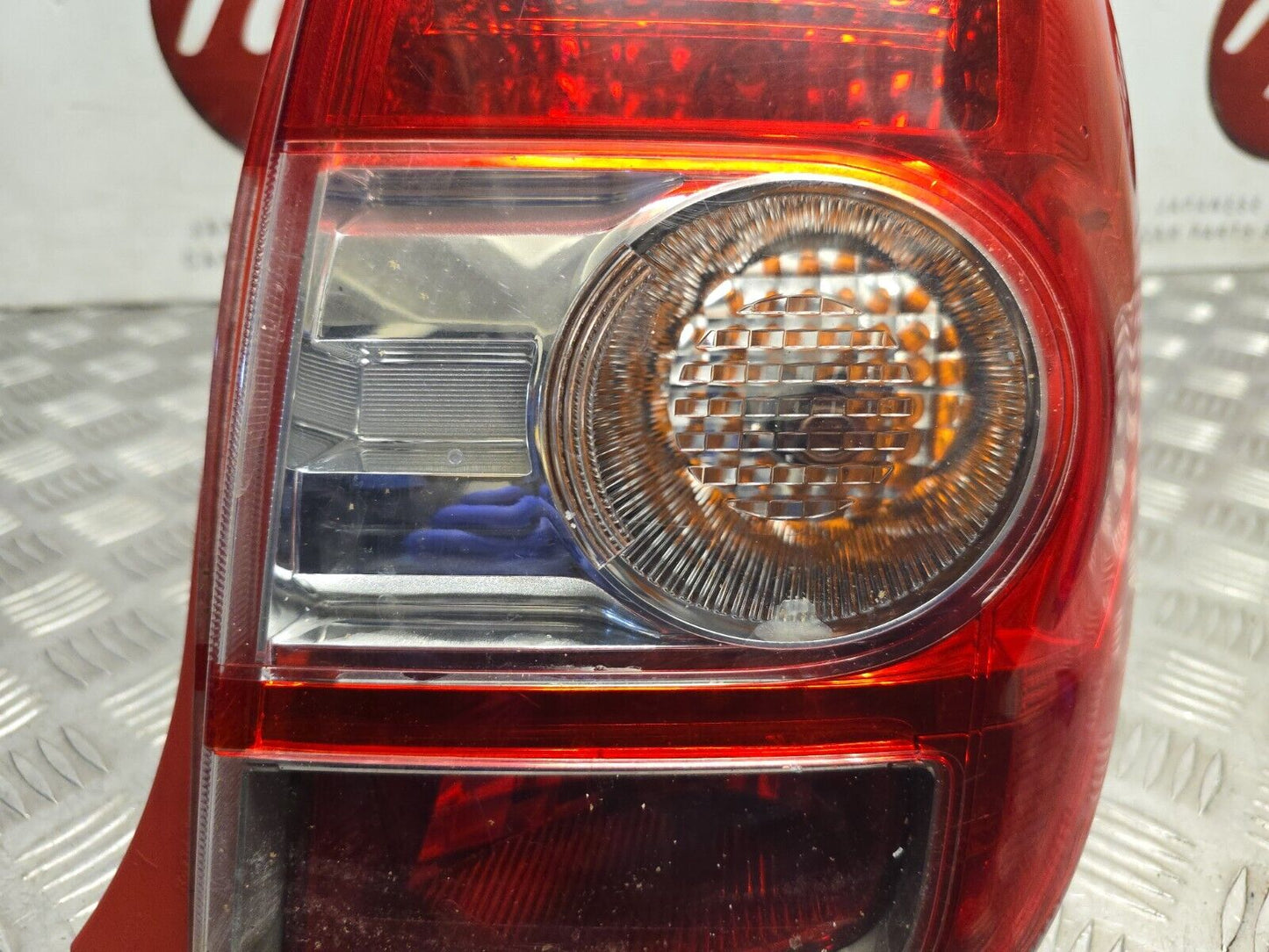 TOYOTA URBAN CRUISER 2009-2013 GENUINE DRIVERS SIDE REAR OUTER BRAKE LIGHT LAMP