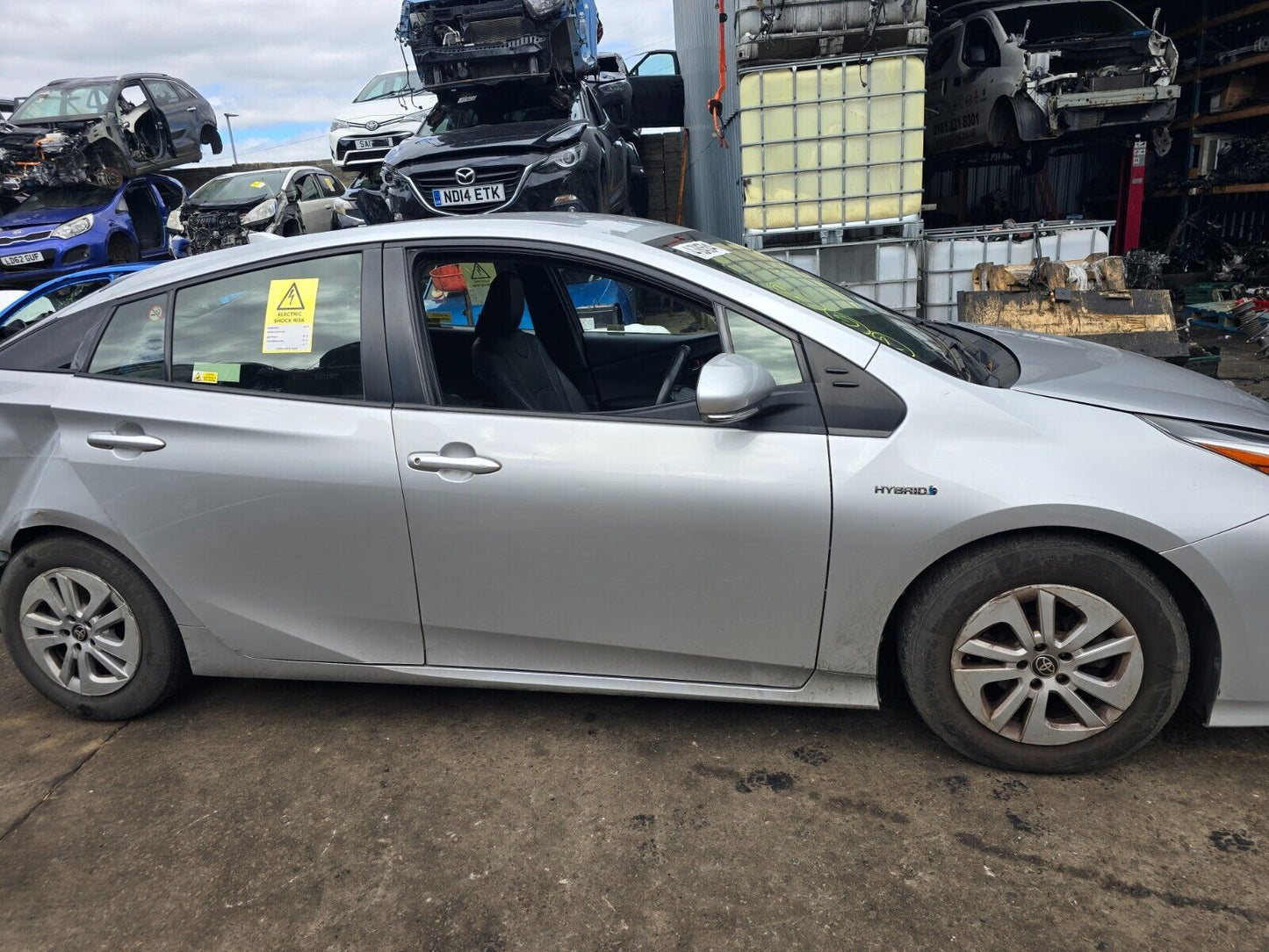 TOYOTA PRIUS MK4 BUSINESS EDITION 1.8 HYBRID 1 SPEED CVT AUTO FOR PARTS & SPARES