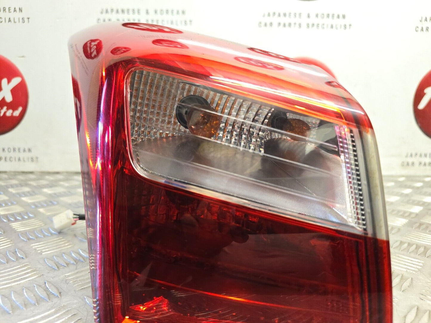 HYUNDAI I30 GD MK2 2012-2017 HATCHBACK PASSENGER REAR BODY BRAKE LIGHT 92401-A50