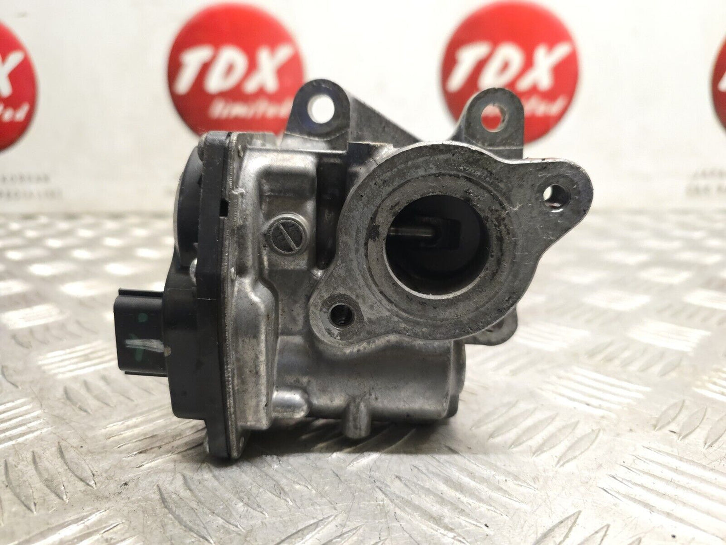 NISSAN NAVARA D23 NP300 2.3 DIESEL 2015-2022 EGR VALVE H8201353607 147109869R