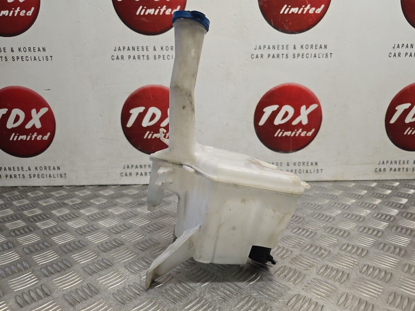 TOYOTA YARIS MK2 2006-2011 GENUINE WASHER BOTTLE + MOTOR PUMP 85310-0D060