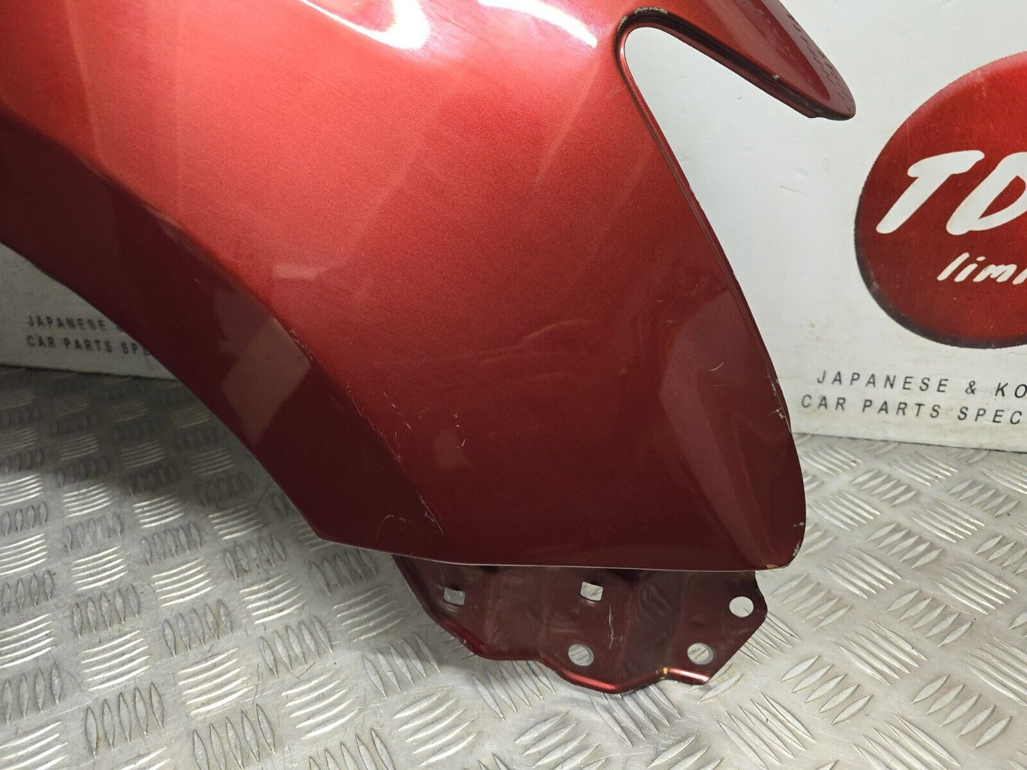 TOYOTA PRIUS PLUS 2015-2019 GENUINE DRIVER SIDE FRONT WING/FENDER RED COLLECTION