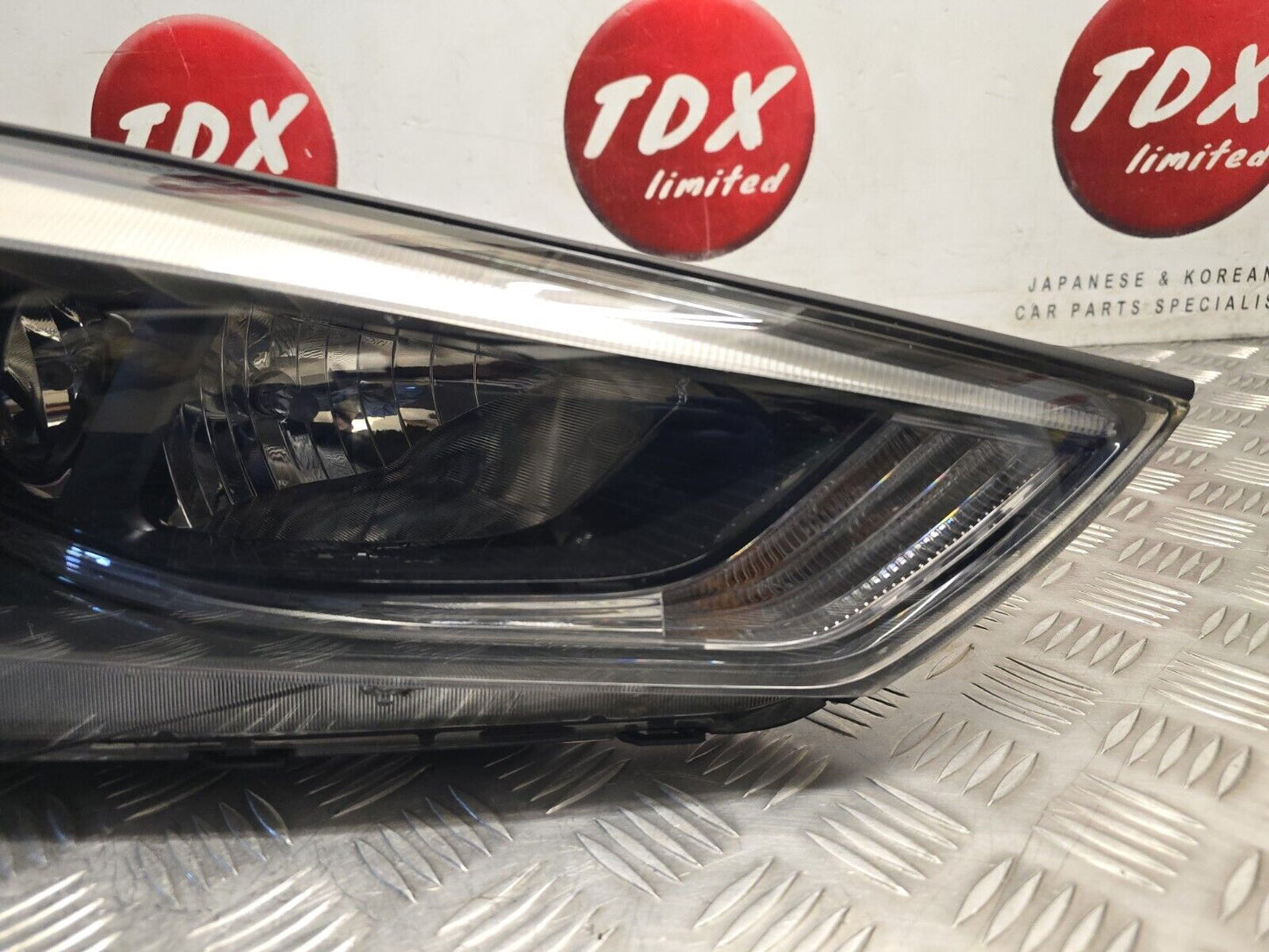 HYUNDAI TUCSON MK3 TLe 2015-2018 PRE-FACELIFT DRIVERS SIDE HALOGEN HEADLIGHT