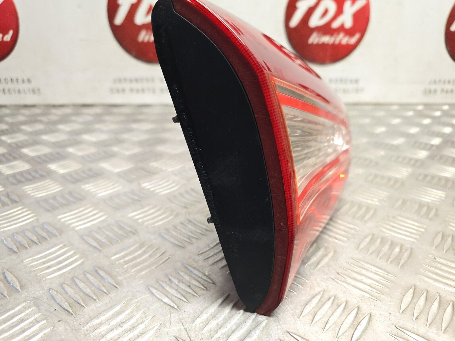 KIA SPORTAGE SL 2010-2013 MK3 PREFACELIFT GENUINE PASSENGERS REAR TAILGATE LIGHT