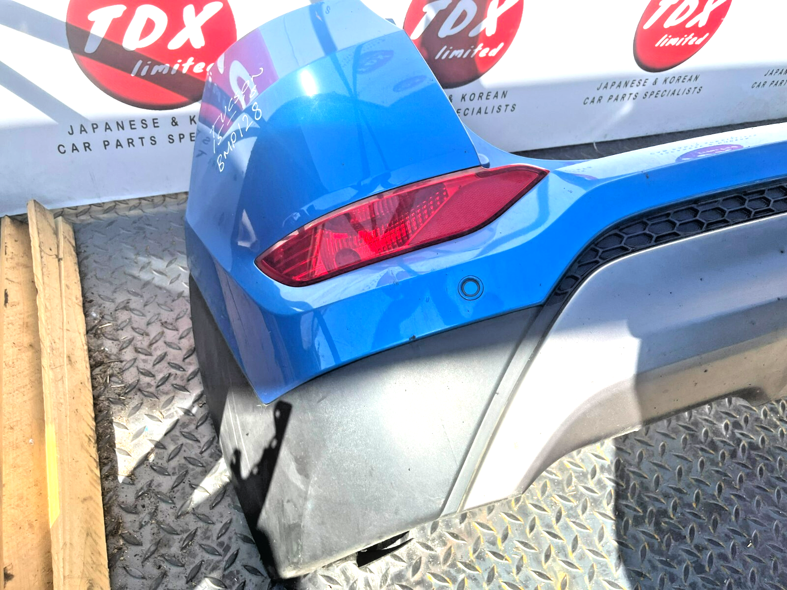 Hyundai Tucson Tl 2015-2015 Pre-Facelift Genuine Complete Rear Bumper R3U 2