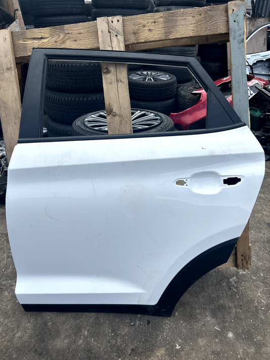 HYUNDAI TUCSON MK3 2015-2020 NSR PASSENGERS REAR GENUINE DOOR SHELL WHITE PYW