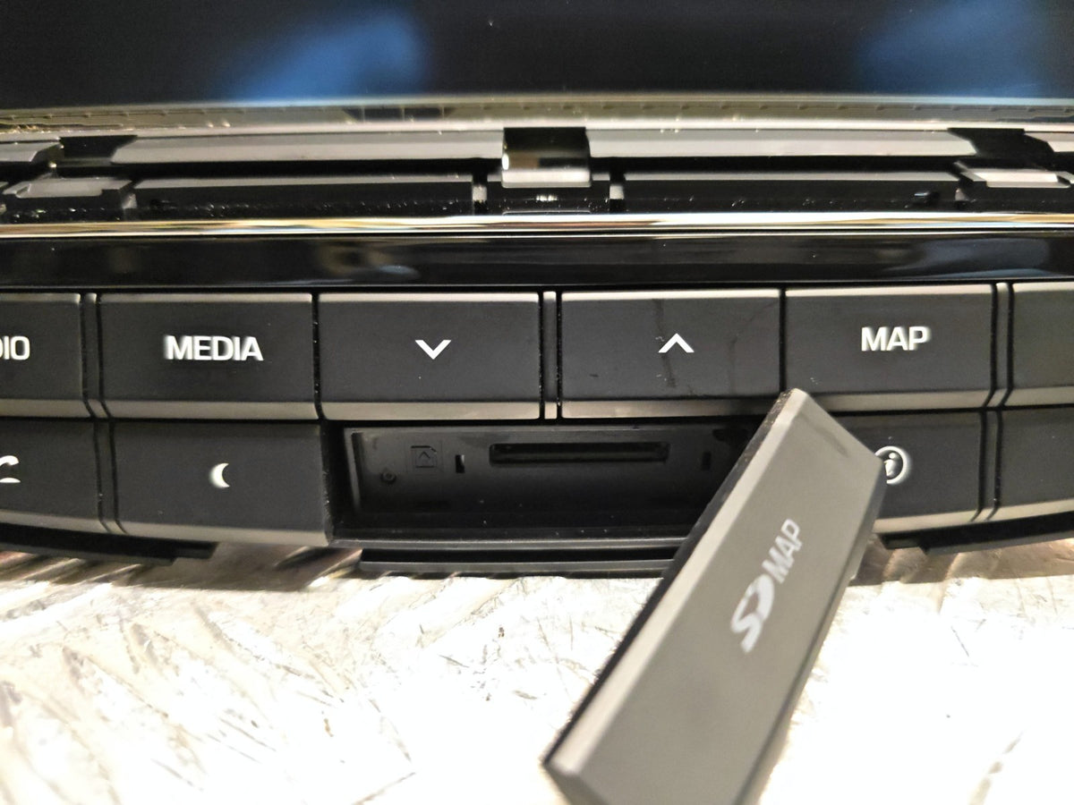 Hyundai Tucson MK3 2015-2018 Sat Nav Media Head Unit (no SD Card) 96560-D70104X - photo 4 of 10
