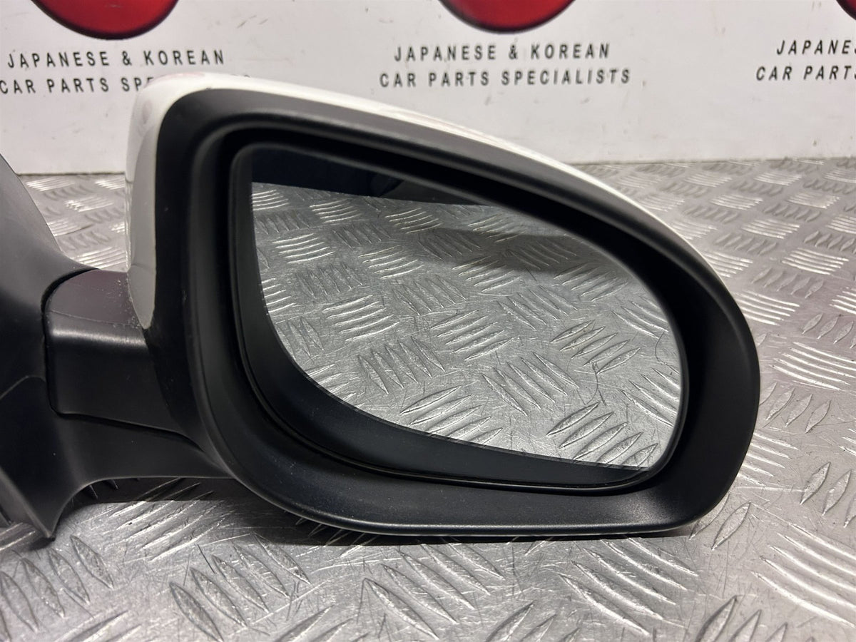 Hyundai i20 PB MK1 2012-2014 Driver Side 8 Pin Power Fold Door Mirror - photo 7 of 10