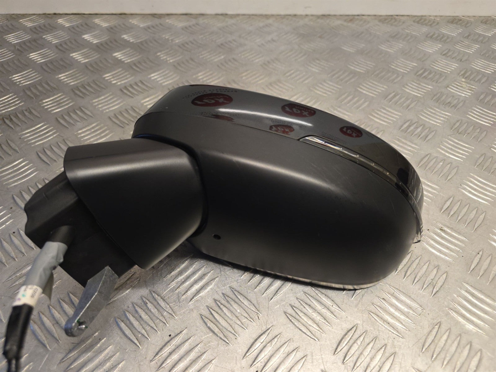 Nissan Juke F16 MK2 2020-2026 Passengers Side Power Fold Heated Mirror Black - photo 2 of 9