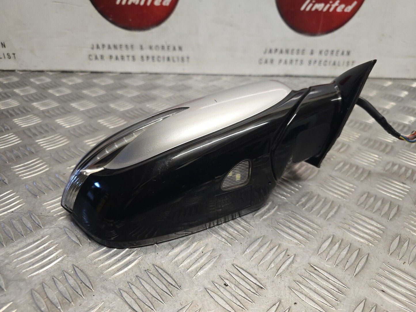 KIA CEED JD MK2 2012-2018 GENUINE DRIVERS POWER FOLD PUDDLE LIGHT WING MIRROR