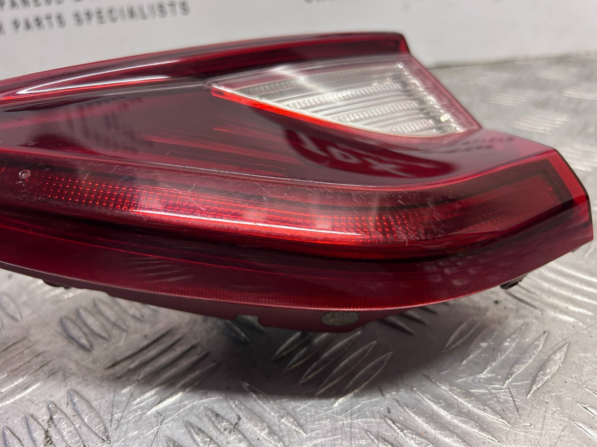Kia Stonic YB MK1 2017-2020 Driver Side Rear Inner Tailgate Light - photo 4 of 6