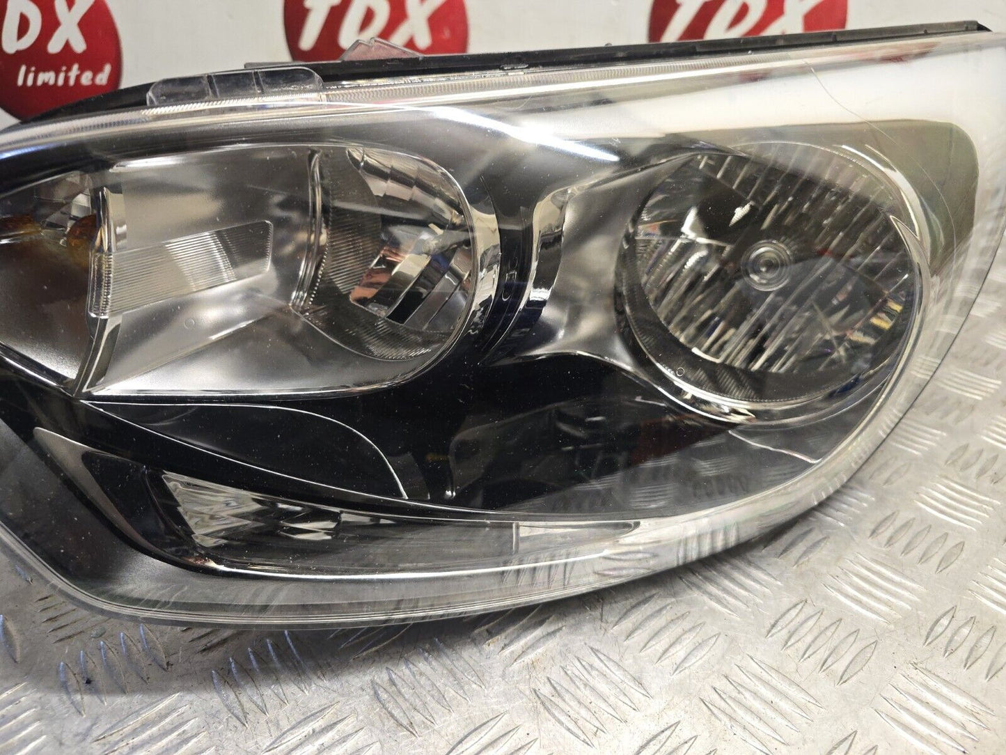 KIA RIO MK3 UB 2011-2017 GENUINE PASSENGERS SIDE HALOGEN HEADLIGHT LAMP 92101-1W