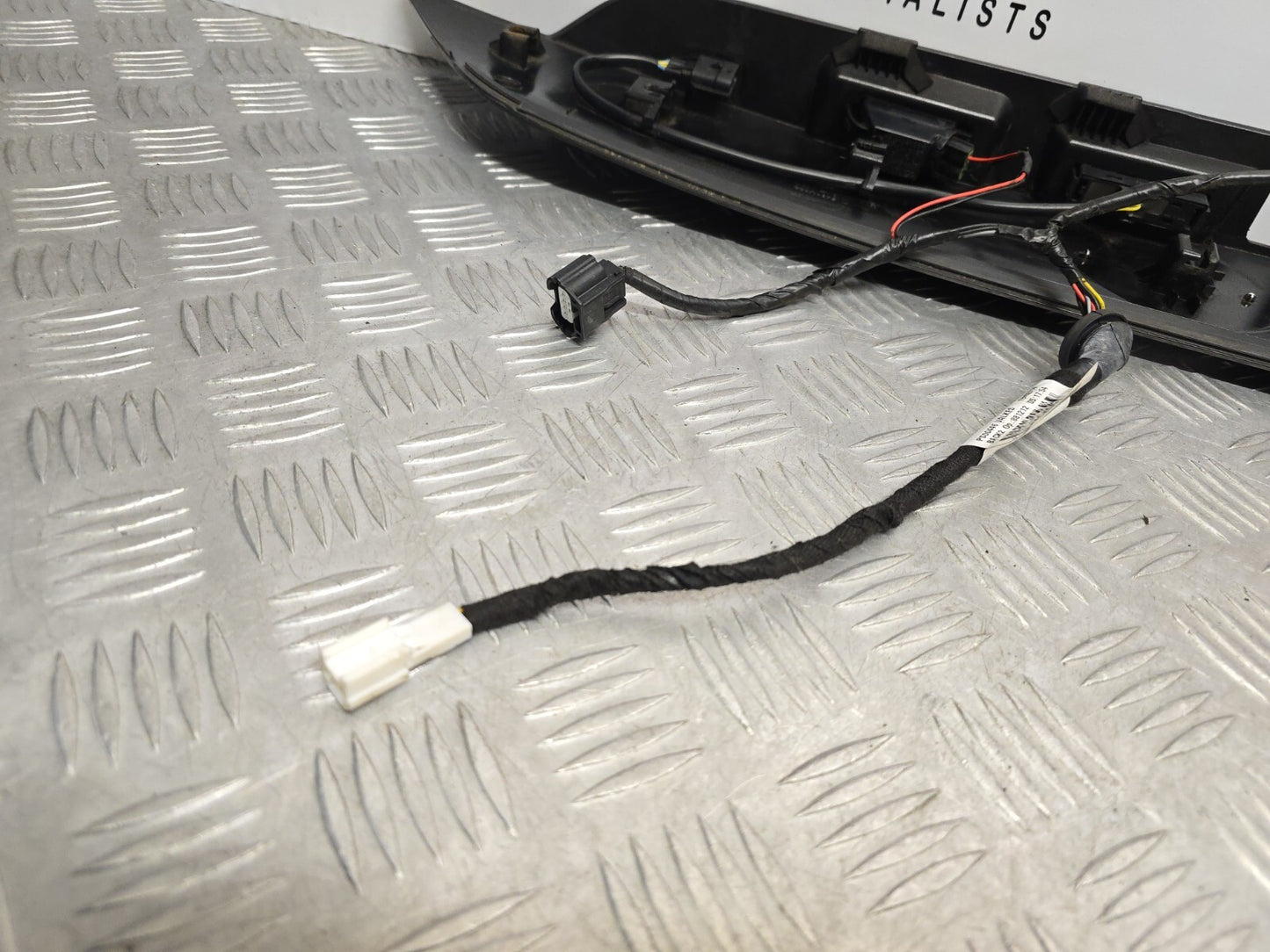 NISSAN QASHQAI J11 2014-2021 GENUINE REAR COMPLETE BOOT HANDLE SWITCH TRIM LIGHT