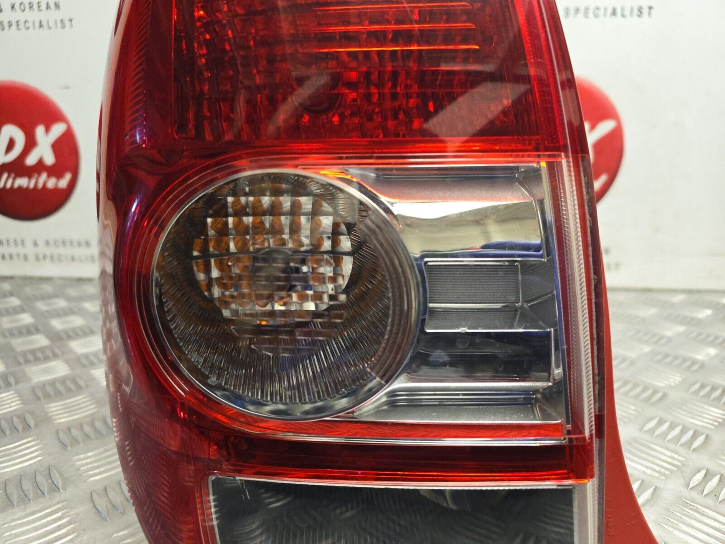 TOYOTA URBAN CRUISER 2009-2013 GENUINE PASSENGERS REAR OUTER BRAKE LIGHT LAMP