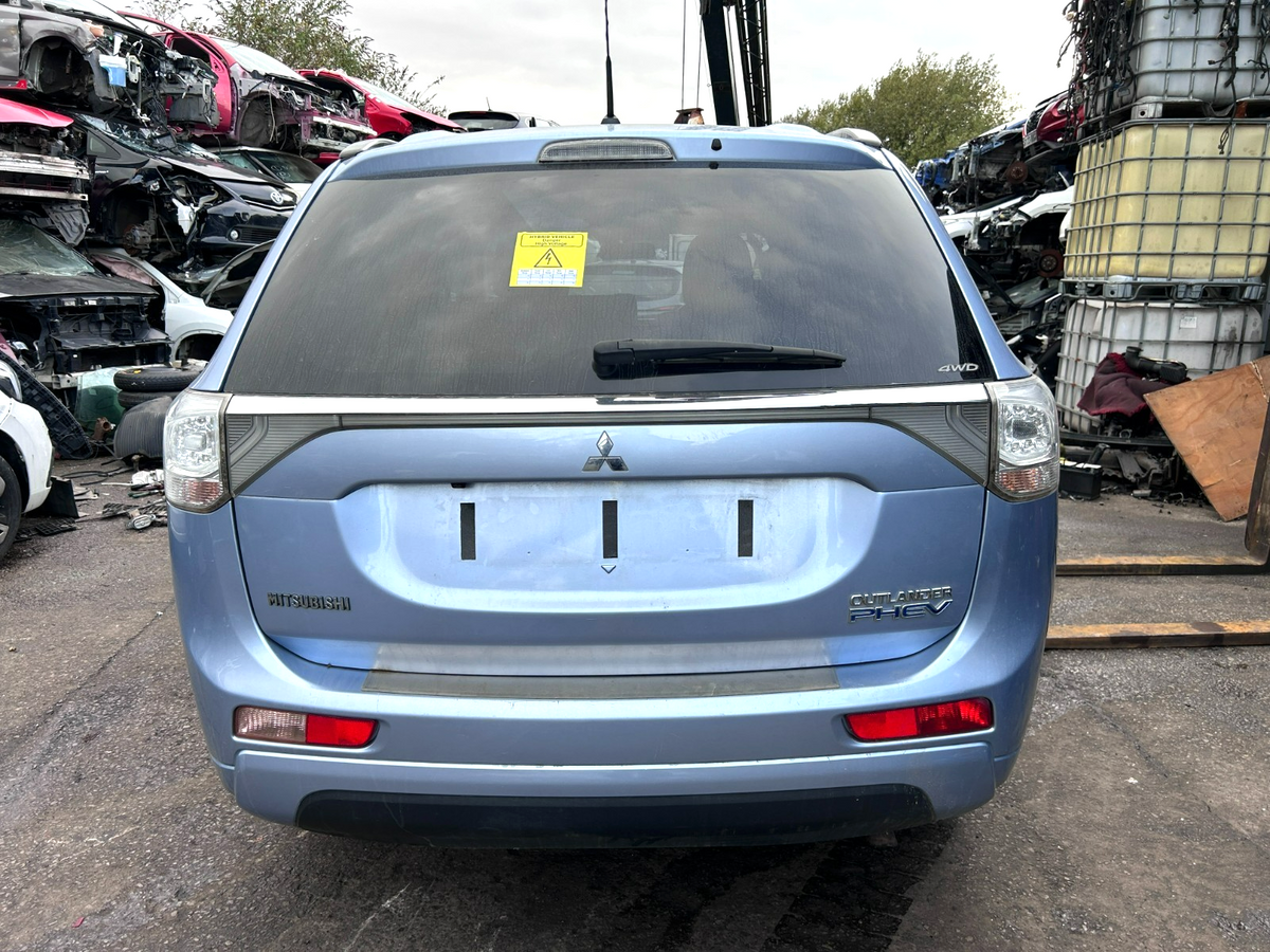 Mitsubishi Outlander GG2W MK3 2013-2015 Genuine Complete Rear Bumper U21A - photo 1 of 3