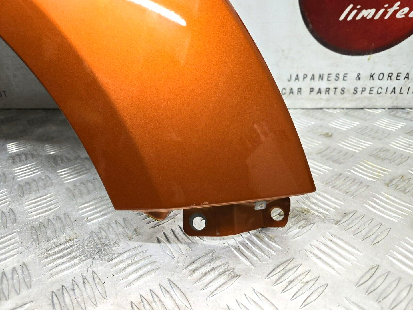 HYUNDAI VELOSTOR FS 2012-2017 GENUINE DRIVER SIDE WING/FENDER R9A ORANGE