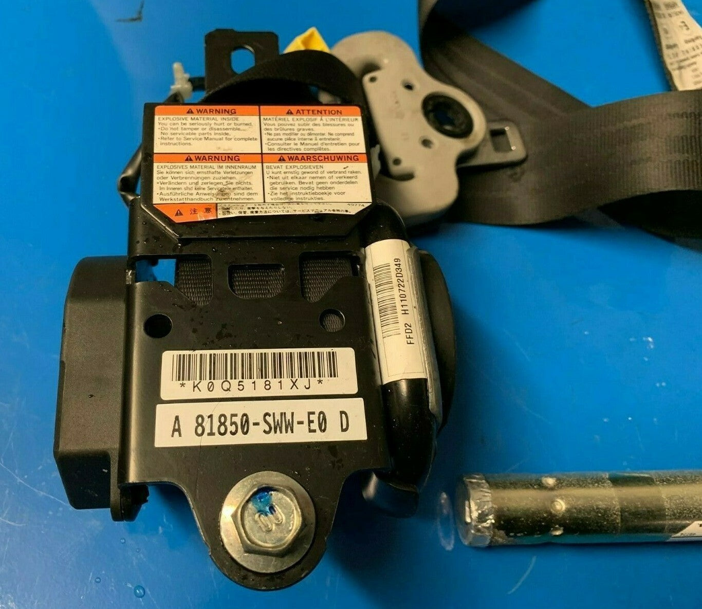 Honda Crv Passenger Side Front Pre-Tensioned Seatbelt 2010-2012 A 81850-Sww-Eo D 2